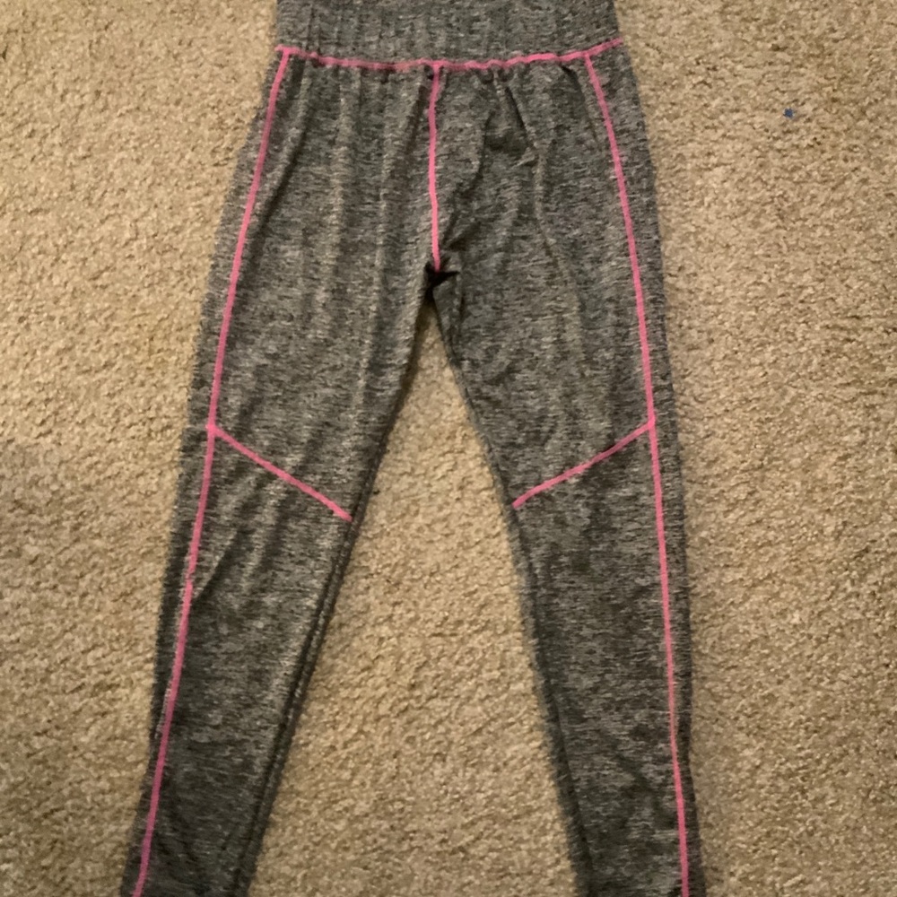 Silver leg stretch yoga pants